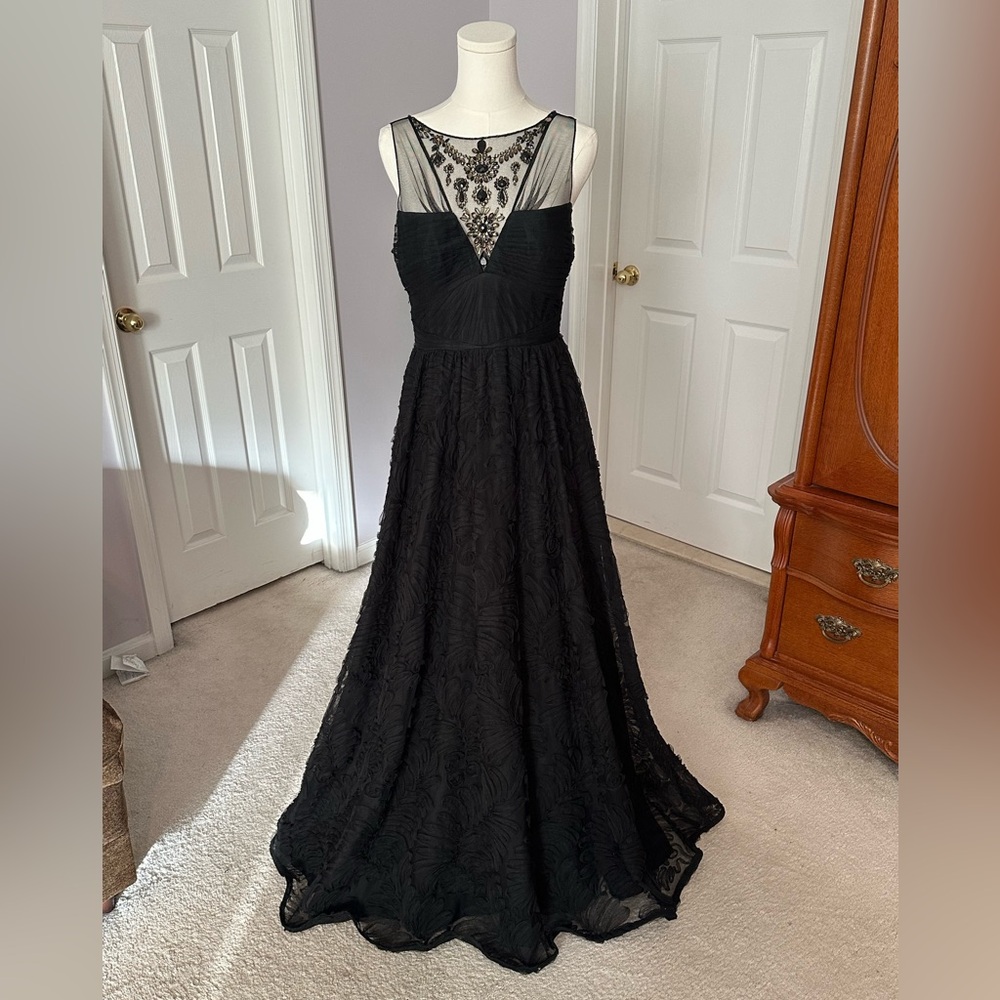 Adrianna Papell Black Appliqué/Jeweled Evening Dress, Size 8